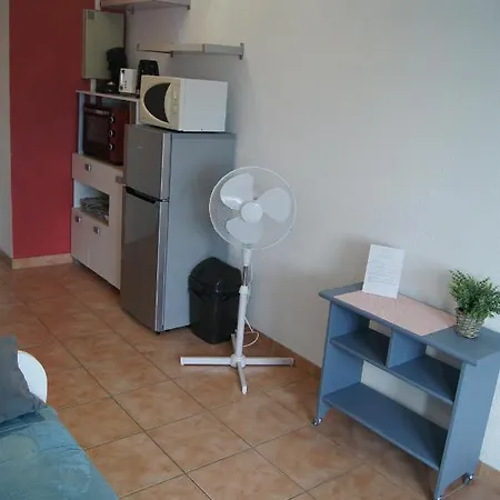 Appartement Lara 3 - T2 Loggia Piscine 2 Lits Doubles Parking Pres Du Centre-port Et Ile Loisirs